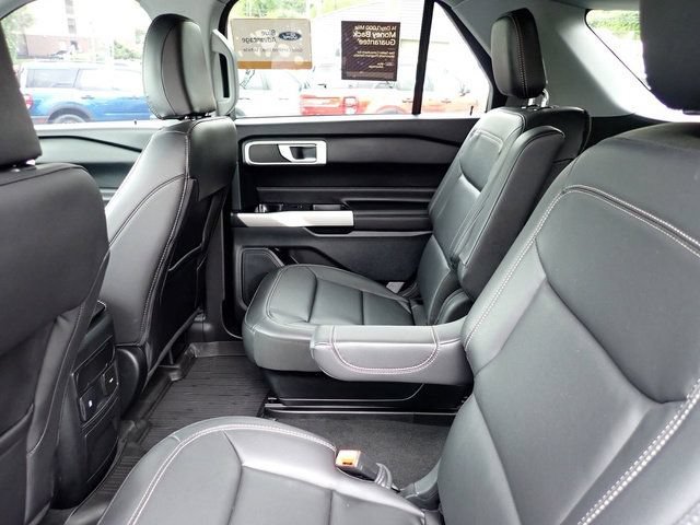 Certified 2023 Ford Explorer XLT w/ Equipment Group 202A RWD image 19