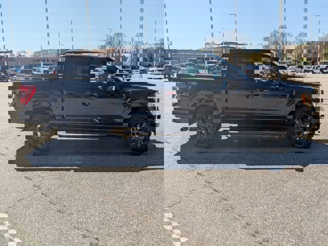 Certified 2022 Ford F150 XLT w/ Equipment Group 302A High image 3