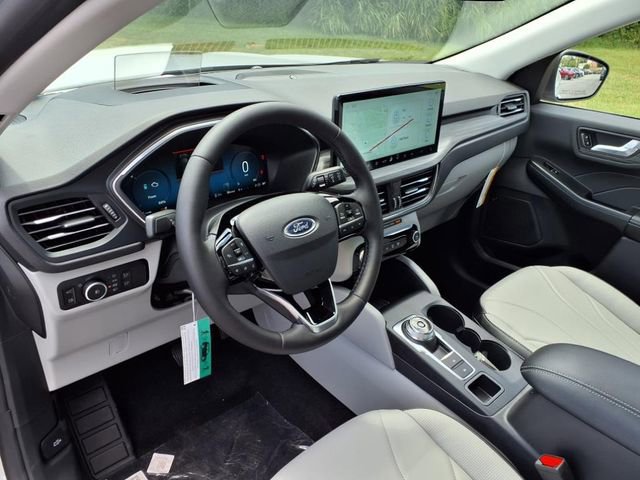 Certified 2025 Ford Escape SE w/ PHEV Premium Package image 6