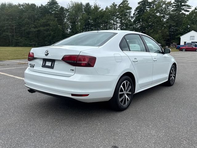 Used 2017 Volkswagen Jetta SE FWD image 6