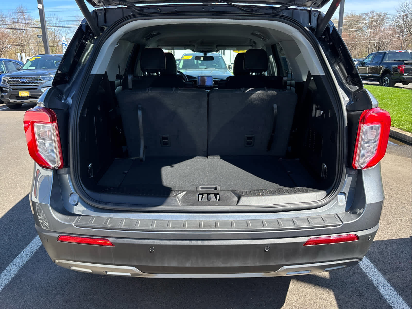 Certified 2023 Ford Explorer XLT w/ Equipment Group 202A image 33