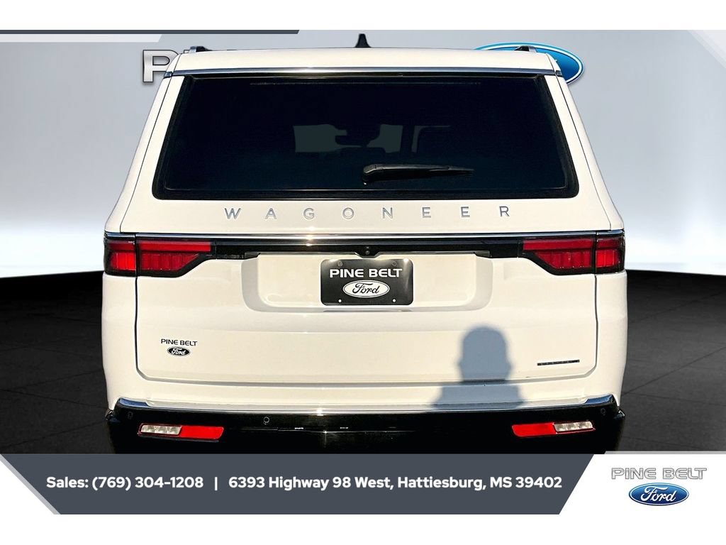 Used 2024 Jeep Wagoneer Series II w/ Flexible Seating Group AWD/4WD image 4