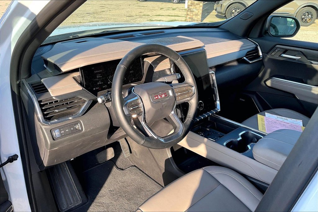 Used 2026 GMC Acadia Elevation w/ Elevation Premium Package AWD/4WD image 7