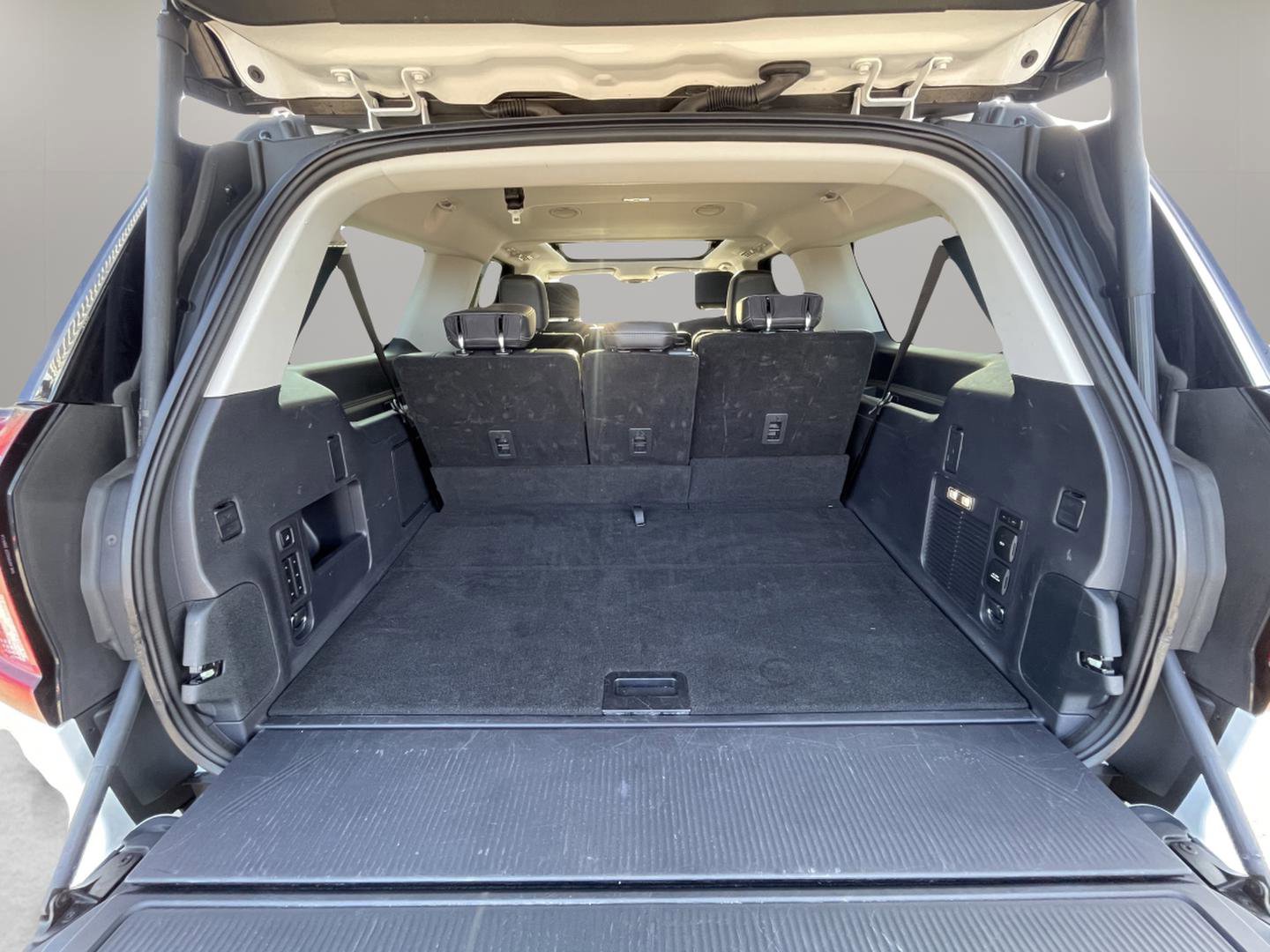 Certified 2025 Ford Expedition Max Platinum image 42