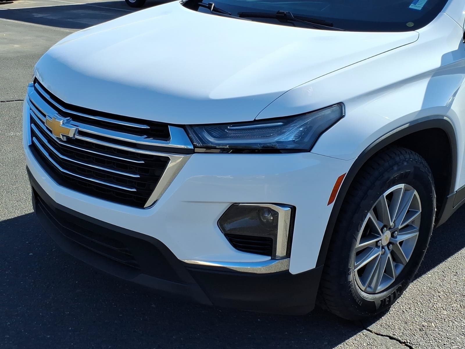Used 2023 Chevrolet Traverse LT FWD image 8