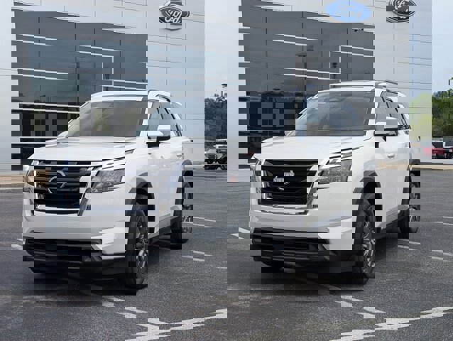 Used 2024 Nissan Pathfinder SV w/ SV Premium Package