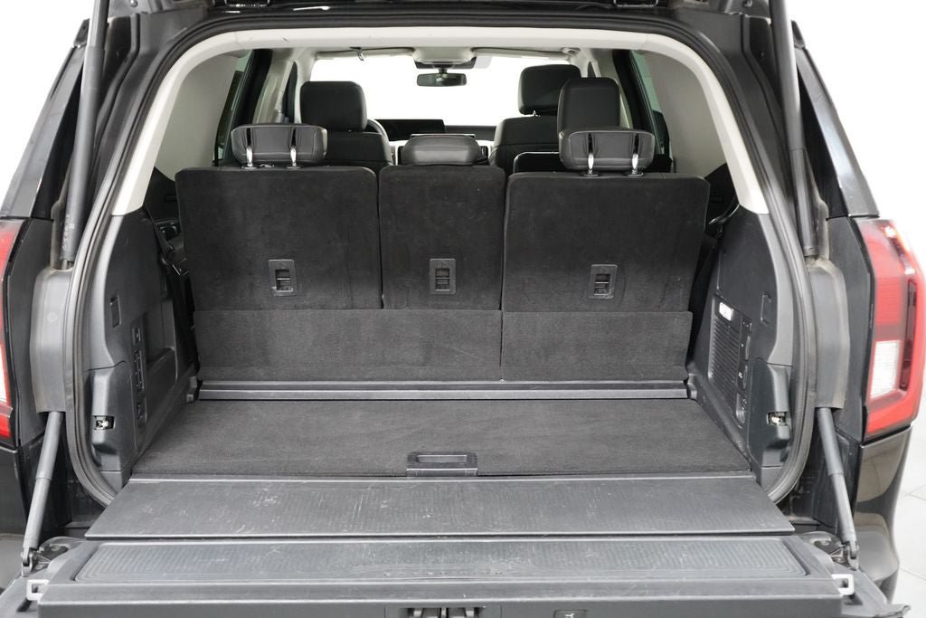 Certified 2025 Ford Expedition Active AWD/4WD image 30
