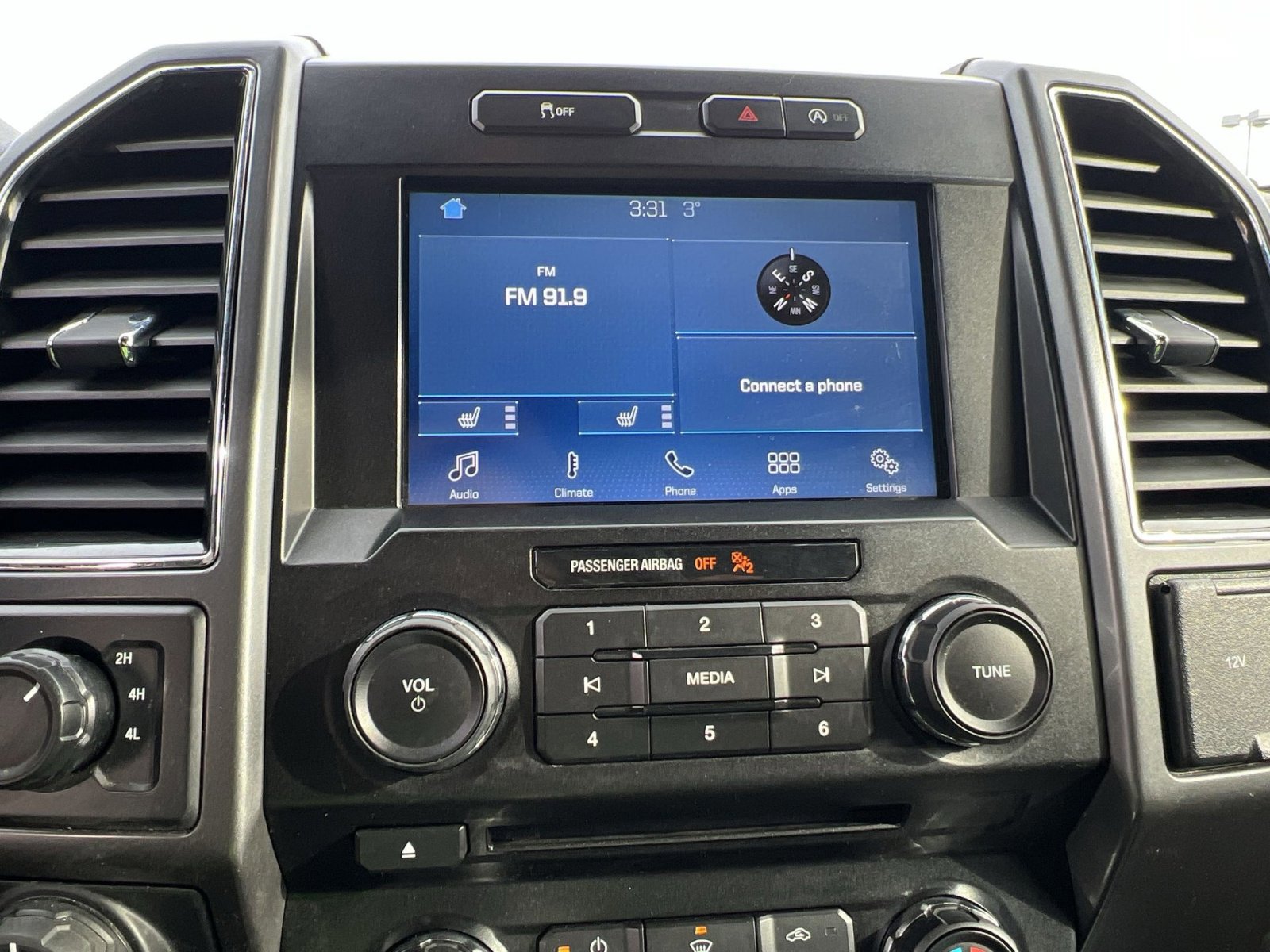 Certified 2018 Ford F150 XLT w/ Equipment Group 302A Luxury image 18