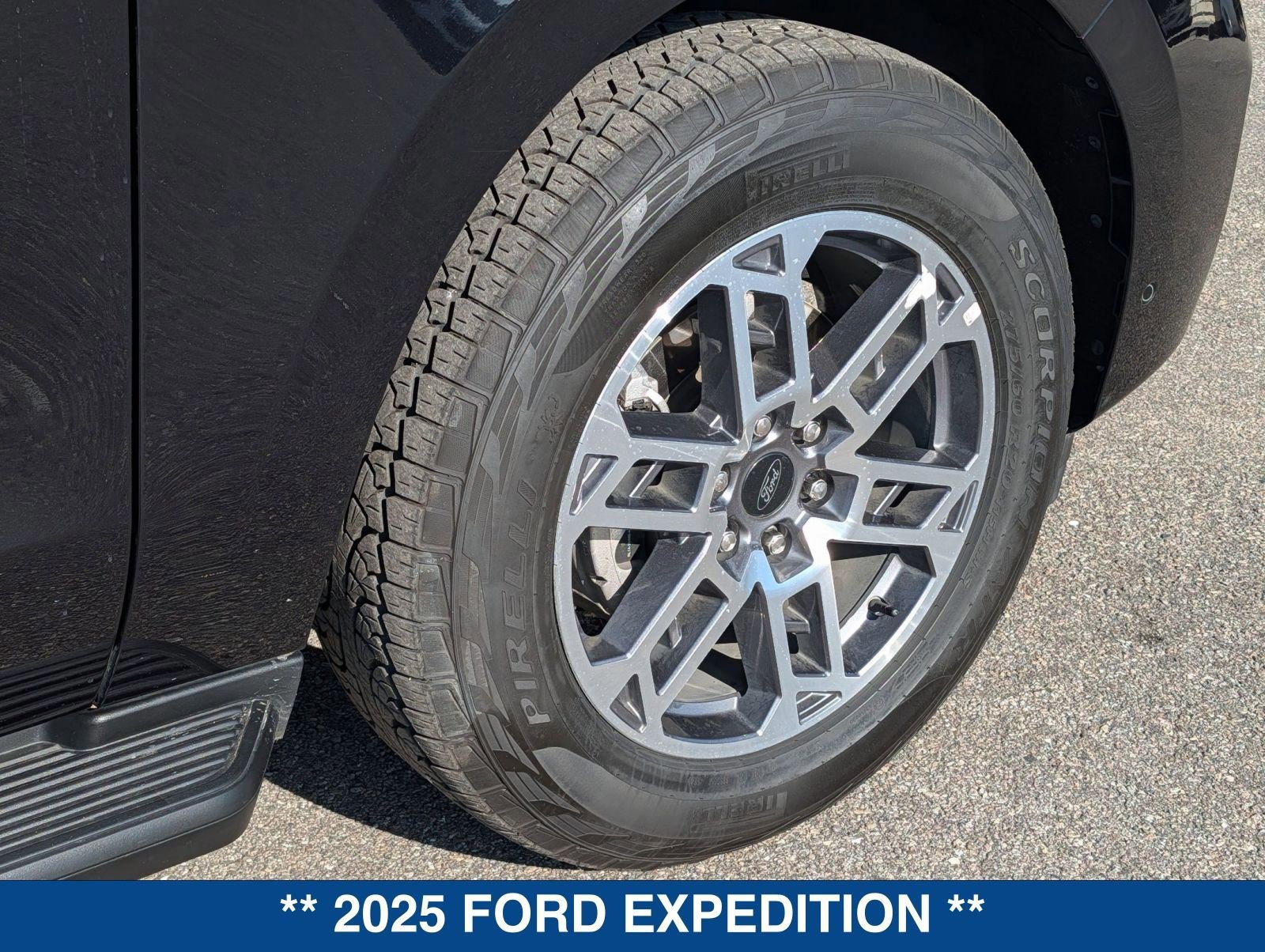 Certified 2025 Ford Expedition Active image 14