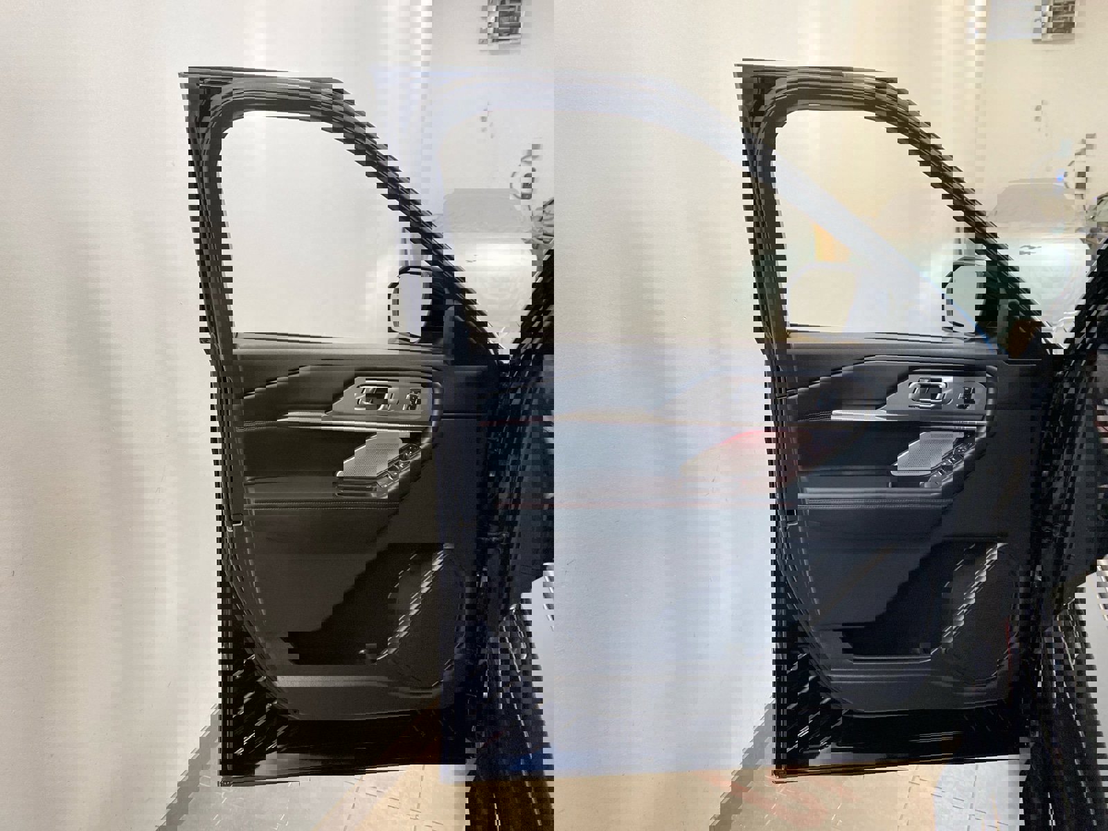 Certified 2025 Ford Explorer ST image 15