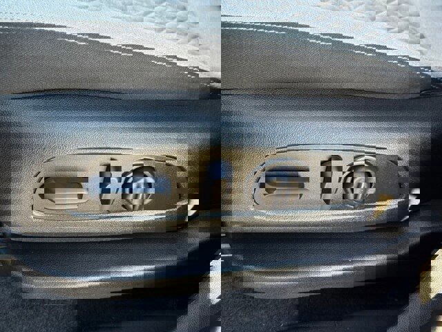 Used 2023 Chevrolet Equinox LT w/ Driver Convenience Package image 12