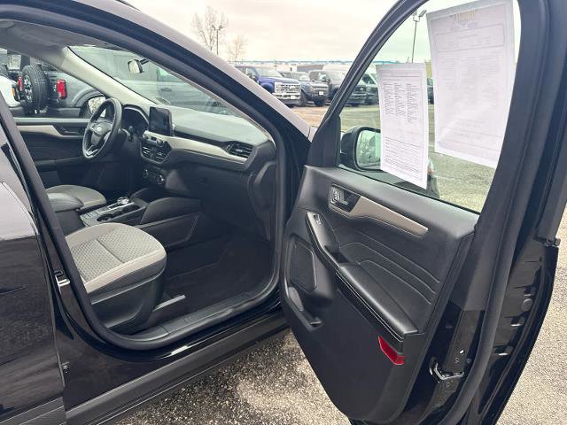 Certified 2022 Ford Escape SE w/ SE Sport Appearance Package AWD/4WD image 8
