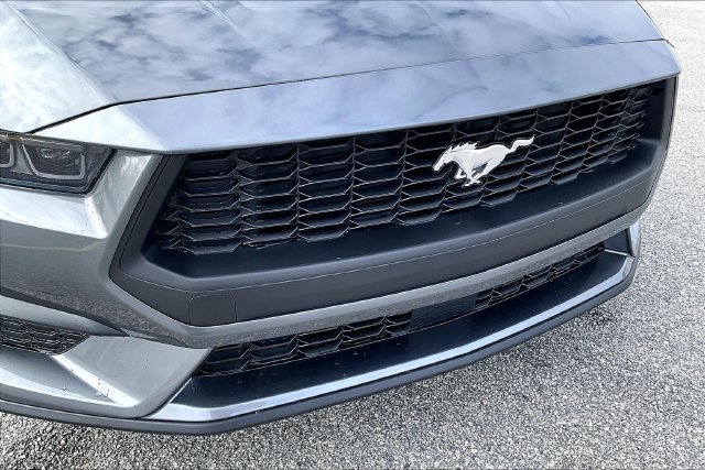 Certified 2026 Ford Mustang Convertible w/ Anti-Theft Package RWD image 17