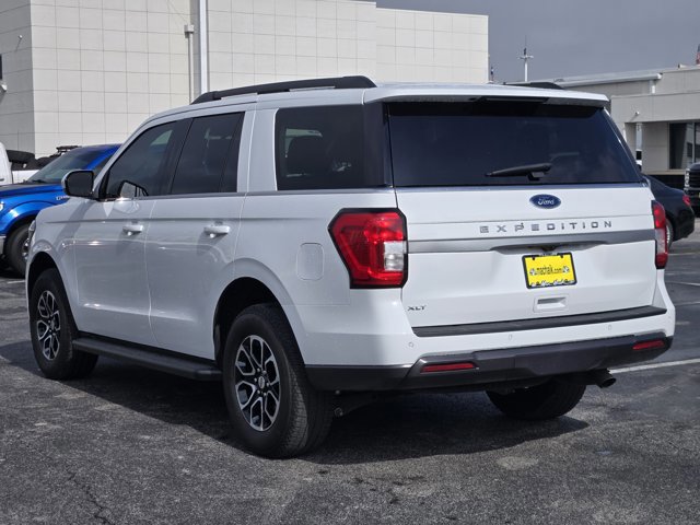 Certified 2024 Ford Expedition XLT RWD image 4