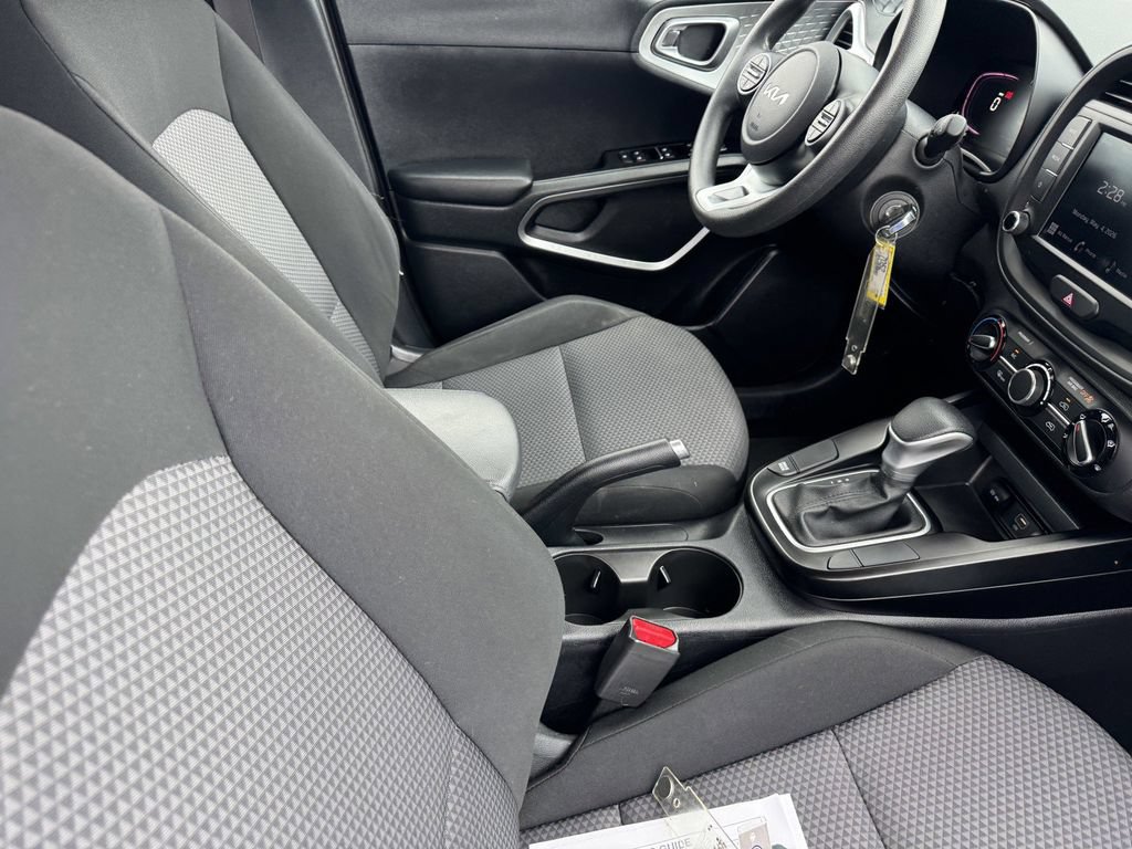 Used 2024 Kia Soul LX w/ Option Group 015 FWD image 8