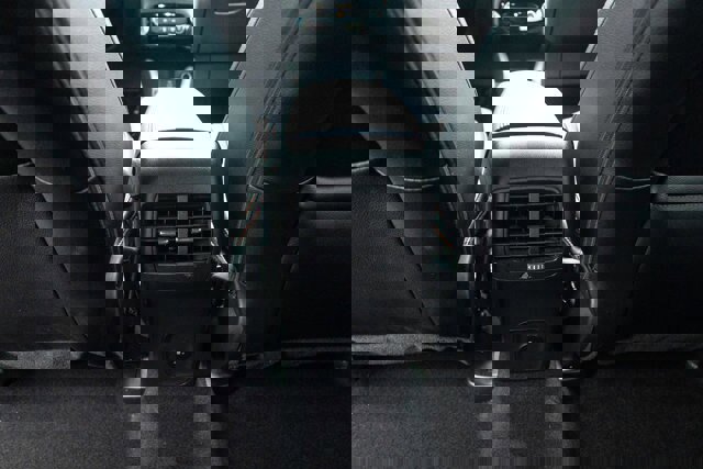 Certified 2025 Ford Escape ST-Line Elite w/ Premium Technology Package image 10