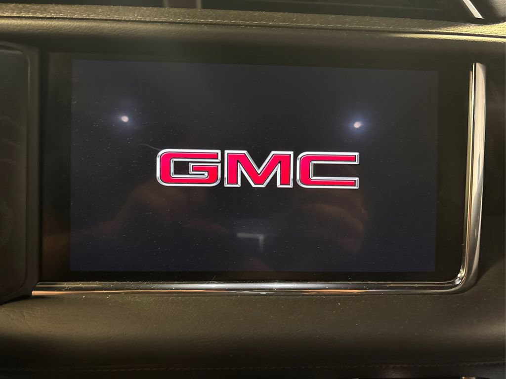 Used 2022 GMC Yukon Denali w/ Denali Premium Package AWD/4WD image 25
