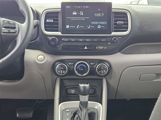 Used 2025 Hyundai Venue SEL FWD image 12