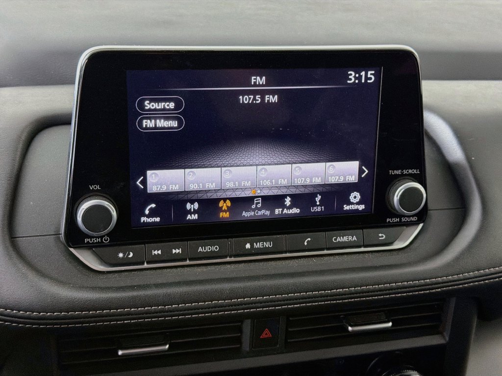 Used 2025 Nissan Rogue SV FWD image 17