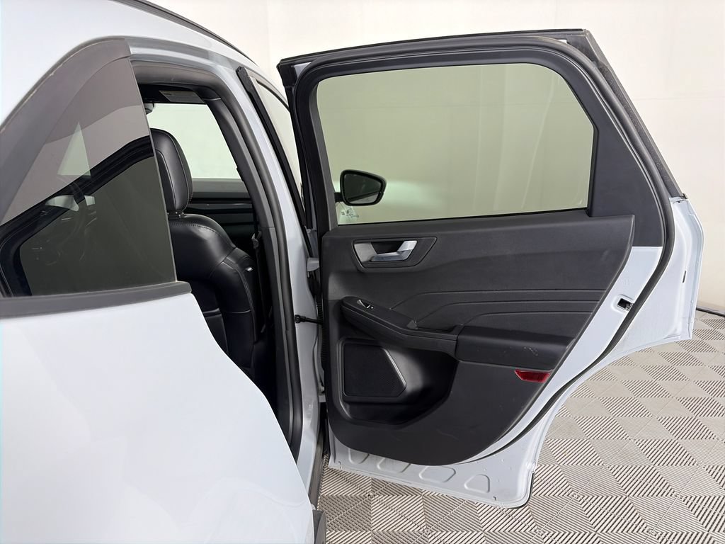 Certified 2025 Ford Escape ST-Line Select AWD/4WD image 28