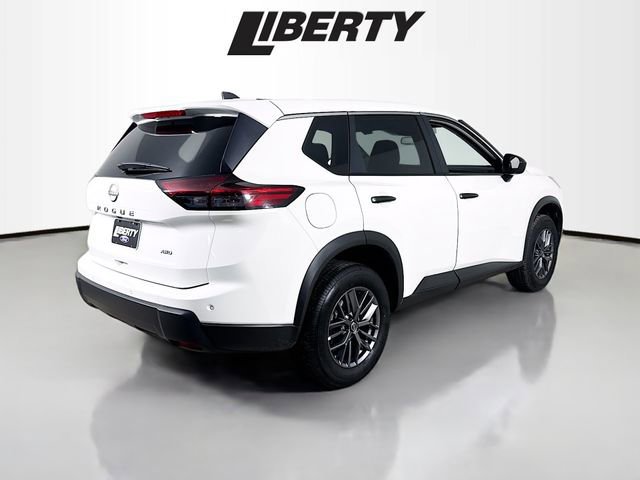Used 2024 Nissan Rogue S image 5