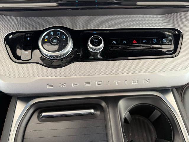 Certified 2025 Ford Expedition Active AWD/4WD image 18