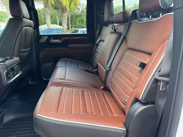 Used 2025 GMC Sierra 3500 Denali Ultimate AWD/4WD image 7
