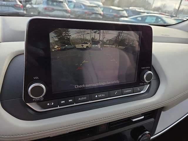 Used 2023 Nissan Rogue SV image 18