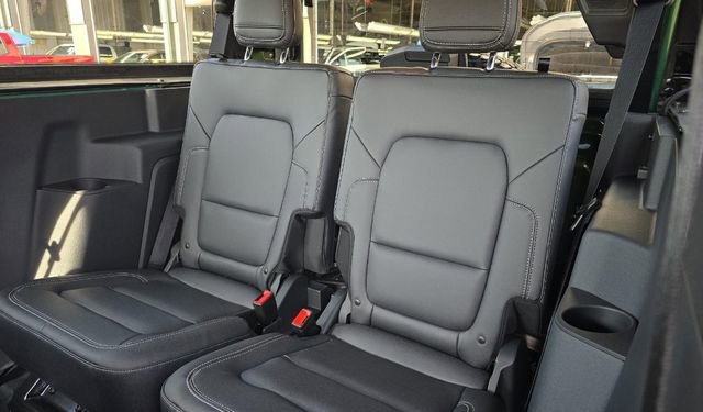 Certified 2025 Ford Bronco Badlands w/ Sasquatch Package AWD/4WD image 6