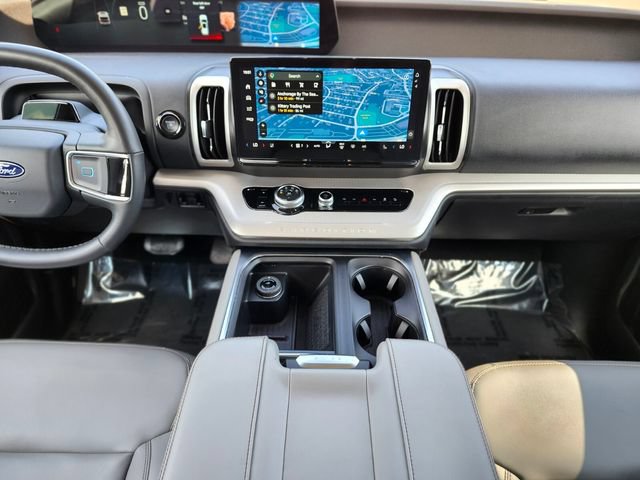 Certified 2025 Ford Expedition Active AWD/4WD image 14