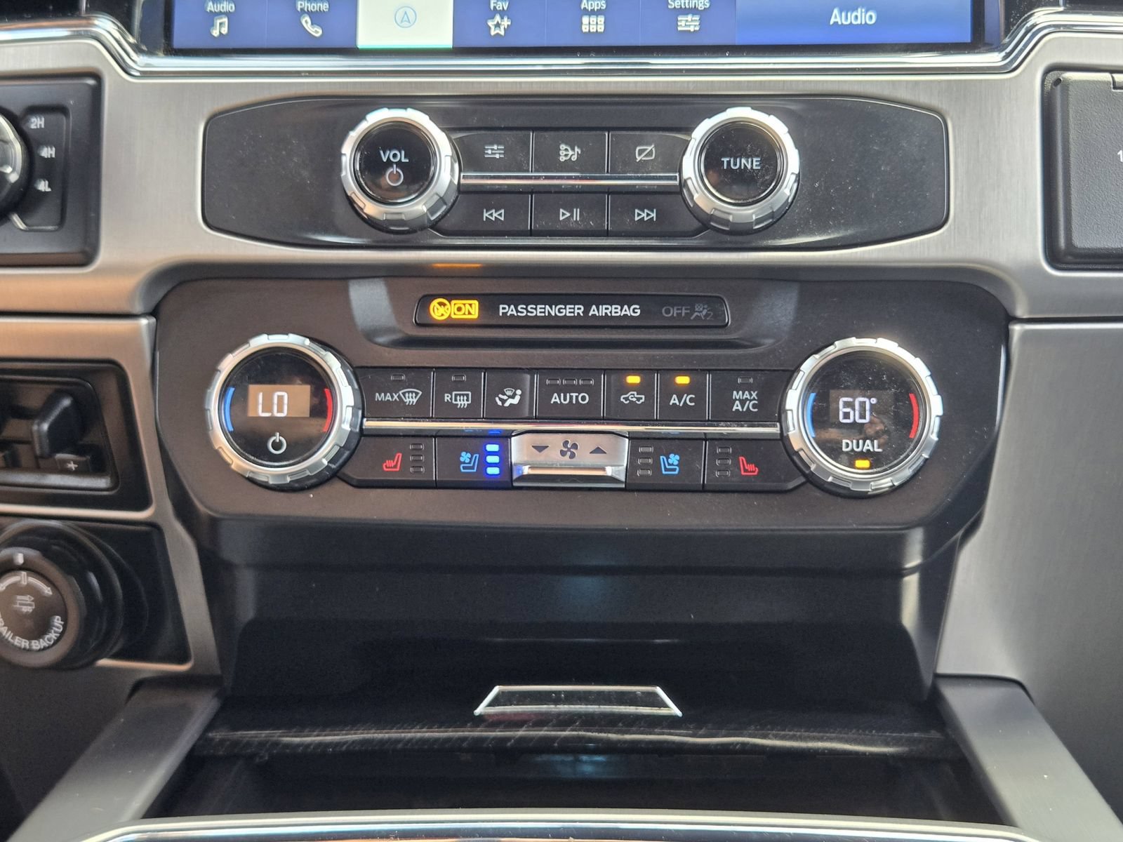 Certified 2022 Ford F350 Platinum AWD/4WD image 20