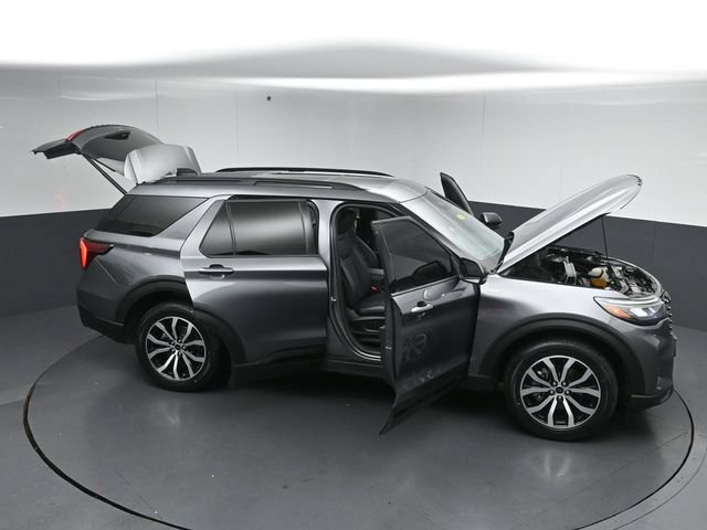 Certified 2025 Ford Explorer ST-Line AWD/4WD image 59