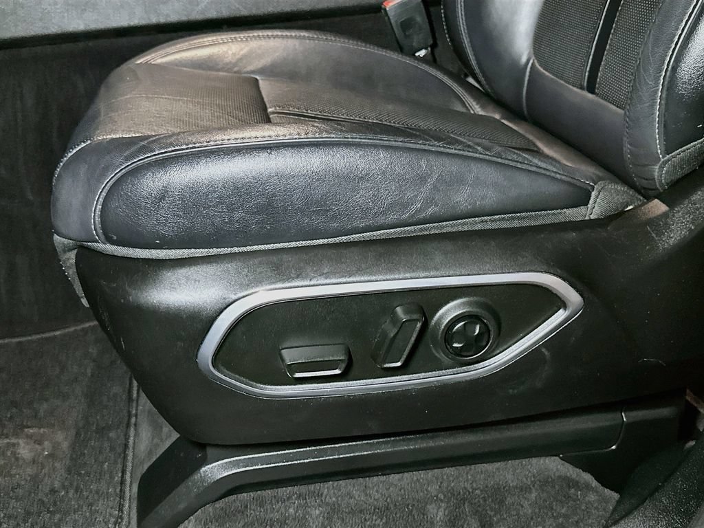Used 2022 Jeep Wagoneer Series III w/ Premium Group I AWD/4WD image 19