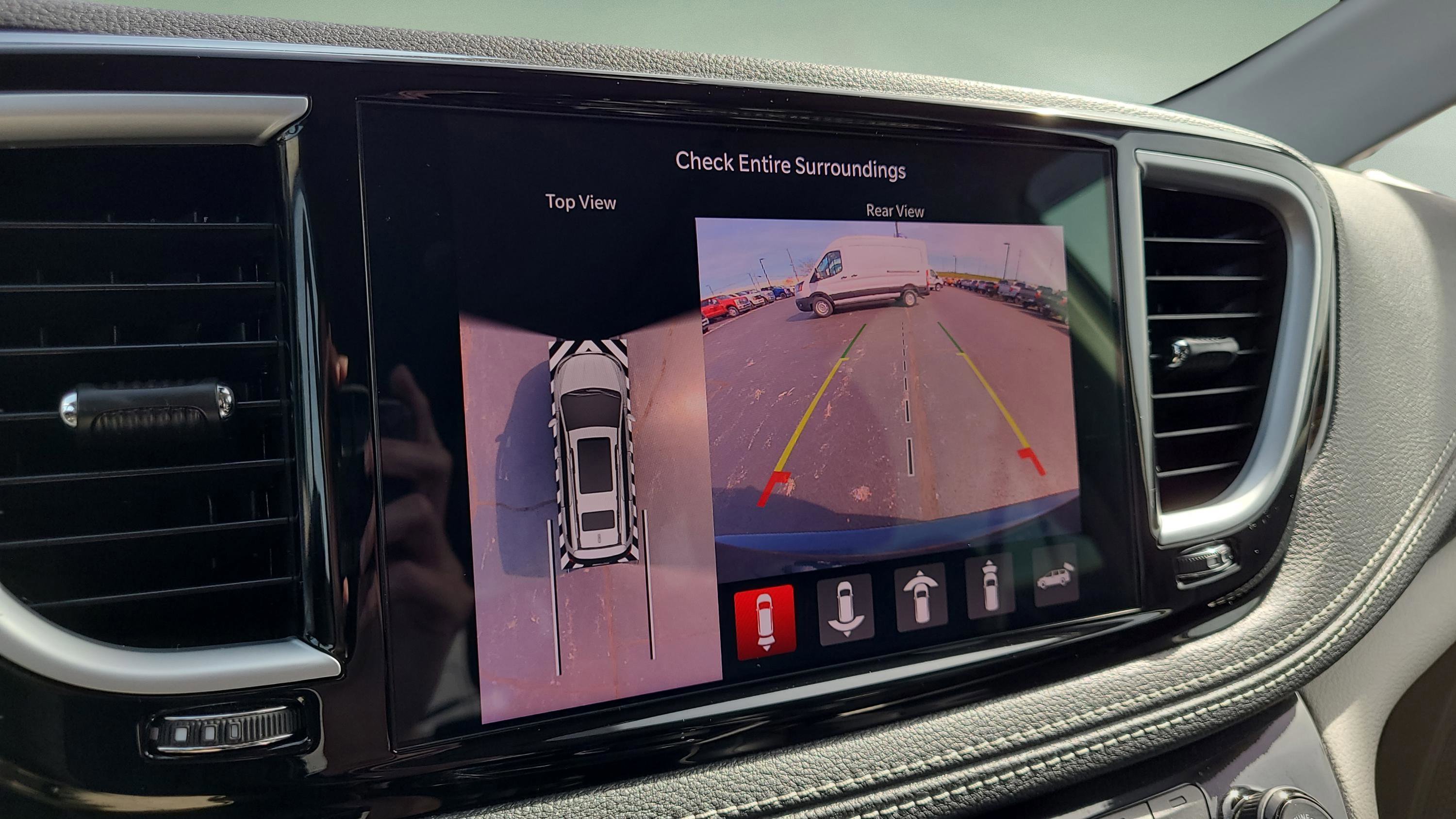 Used 2023 Chrysler Pacifica Limited image 19