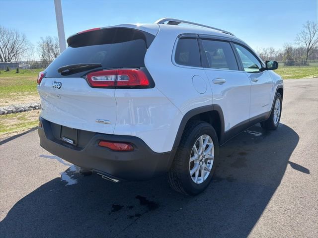 Used 2017 Jeep Cherokee Latitude w/ True North Edition image 6