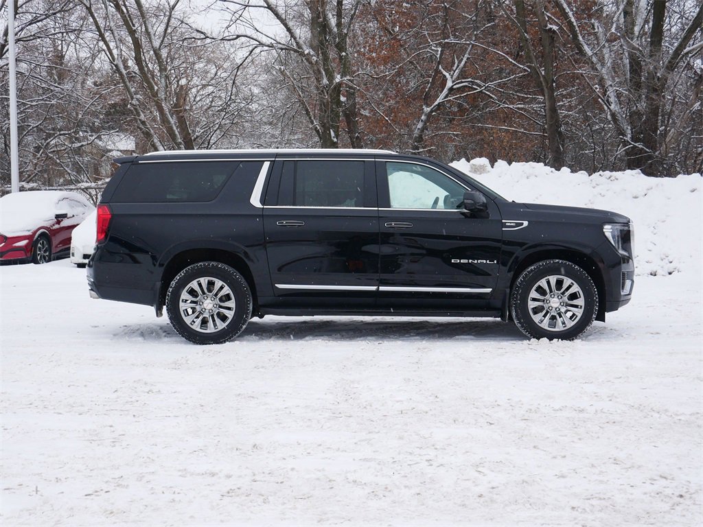 Used 2023 GMC Yukon XL Denali image 2