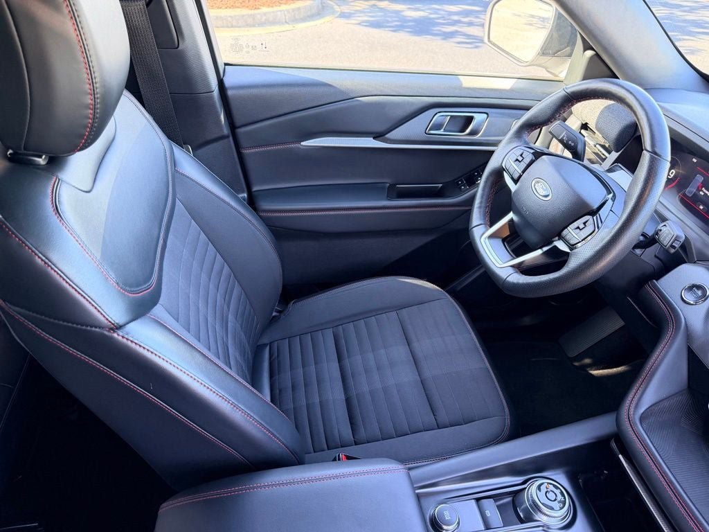 Certified 2025 Ford Explorer ST-Line AWD/4WD image 15