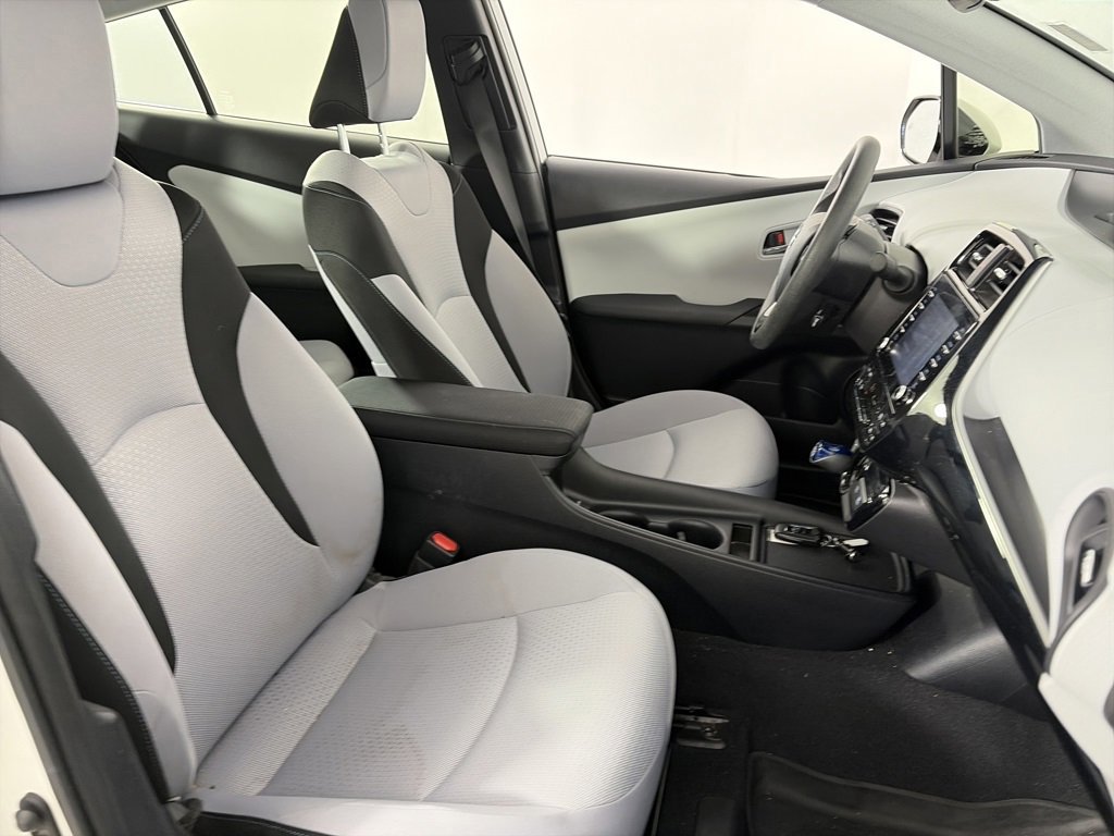 Used 2020 Toyota Prius LE w/ Carpet Mat Package image 30