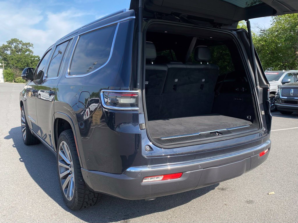 Used 2022 Jeep Grand Wagoneer Series II AWD/4WD image 33