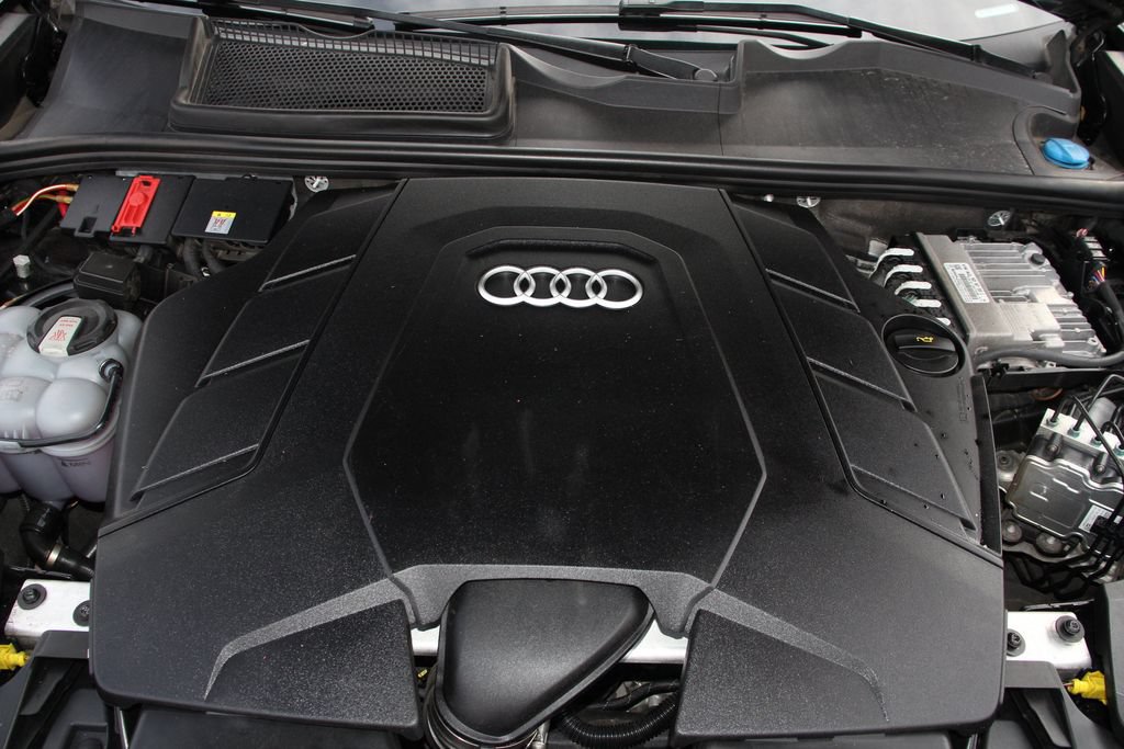 Used 2022 Audi Q8 Premium Plus AWD/4WD image 29