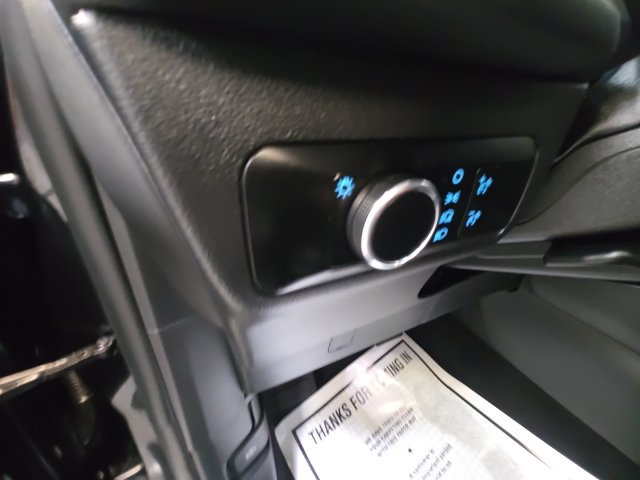 Certified 2025 Ford Escape ST-Line AWD/4WD image 26