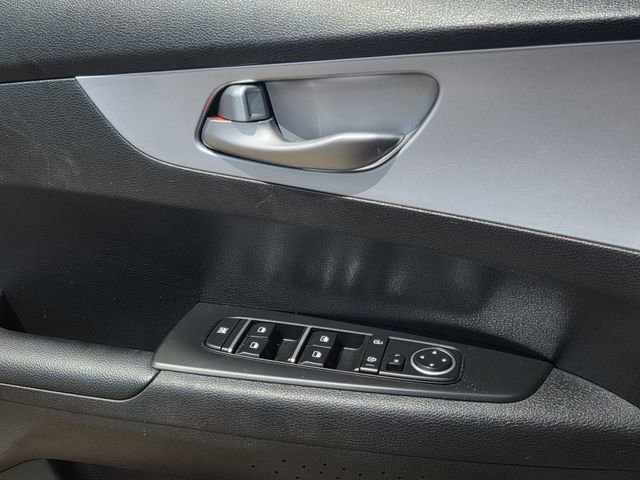 Used 2024 Kia Forte LXS FWD image 17