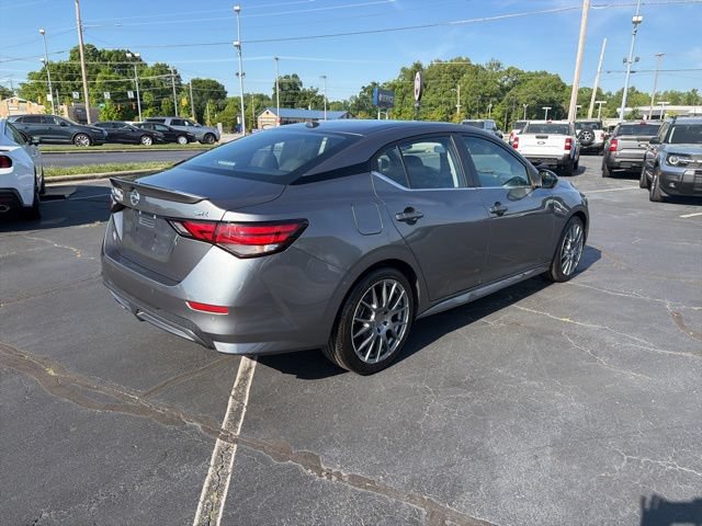 Used 2022 Nissan Sentra SR w/ SR Premium Package FWD image 7