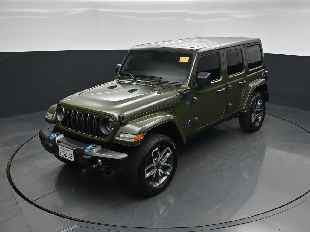 Used 2024 Jeep Wrangler Unlimited w/ Convenience Group AWD/4WD image 32