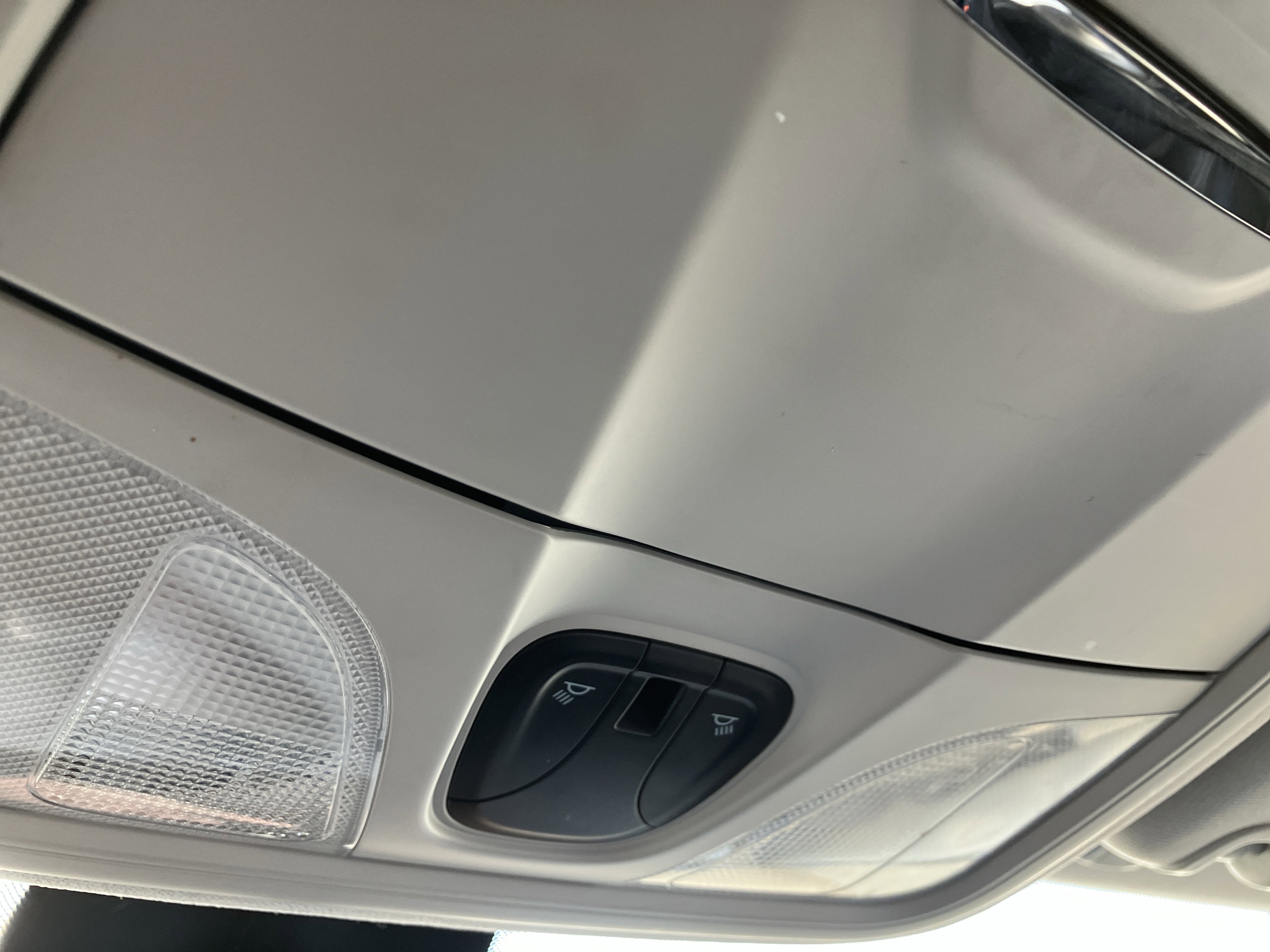 Used 2020 Jeep Cherokee Latitude Plus image 29