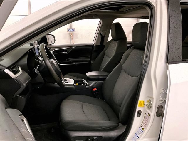 Used 2020 Toyota RAV4 XLE w/ Convenience Package AWD/4WD image 24