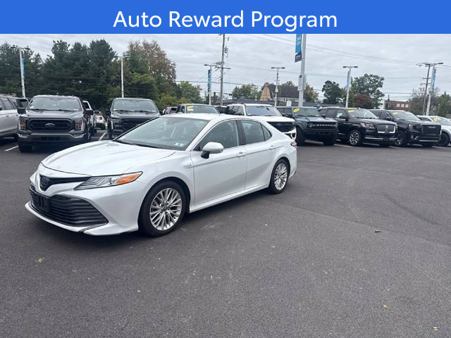 Used 2019 Toyota Camry XLE FWD image 3