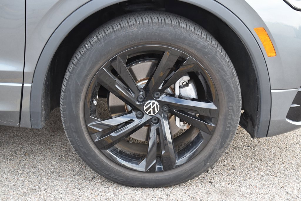 Used 2023 Volkswagen Tiguan SE R-Line image 4