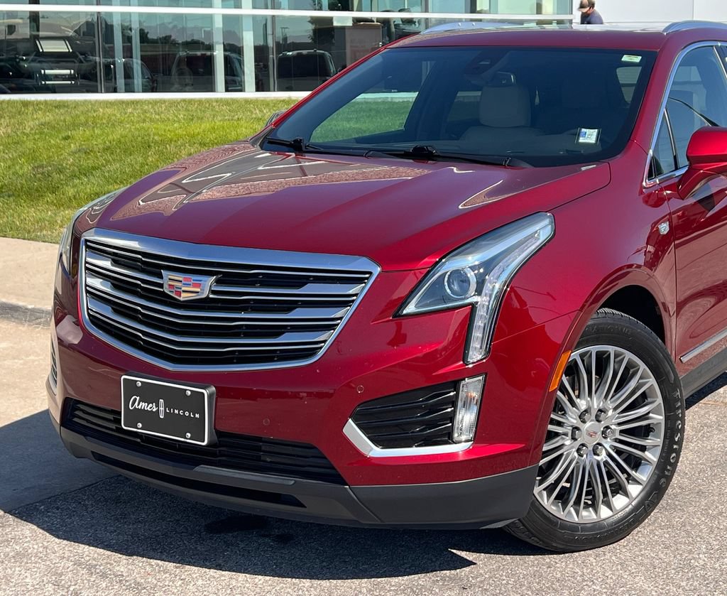 Used 2017 Cadillac XT5 Luxury w/ Driver Awareness Package AWD/4WD image 2