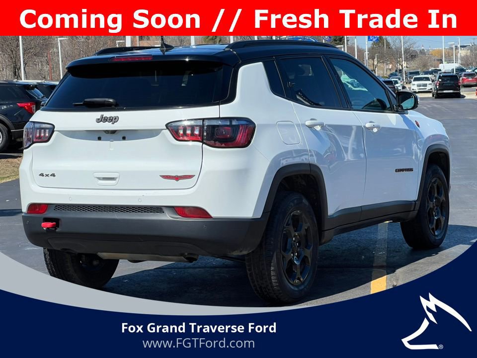 Used 2024 Jeep Compass Trailhawk AWD/4WD image 2